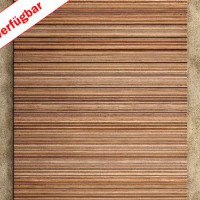 Holzsteg auf Sand